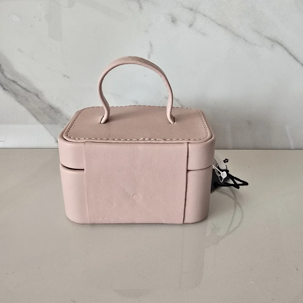 Tuscan Designs | Designs Pink Travel Jewelry Case